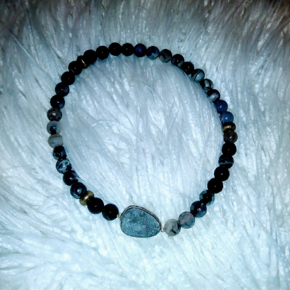 Necklace stone gray beaded
